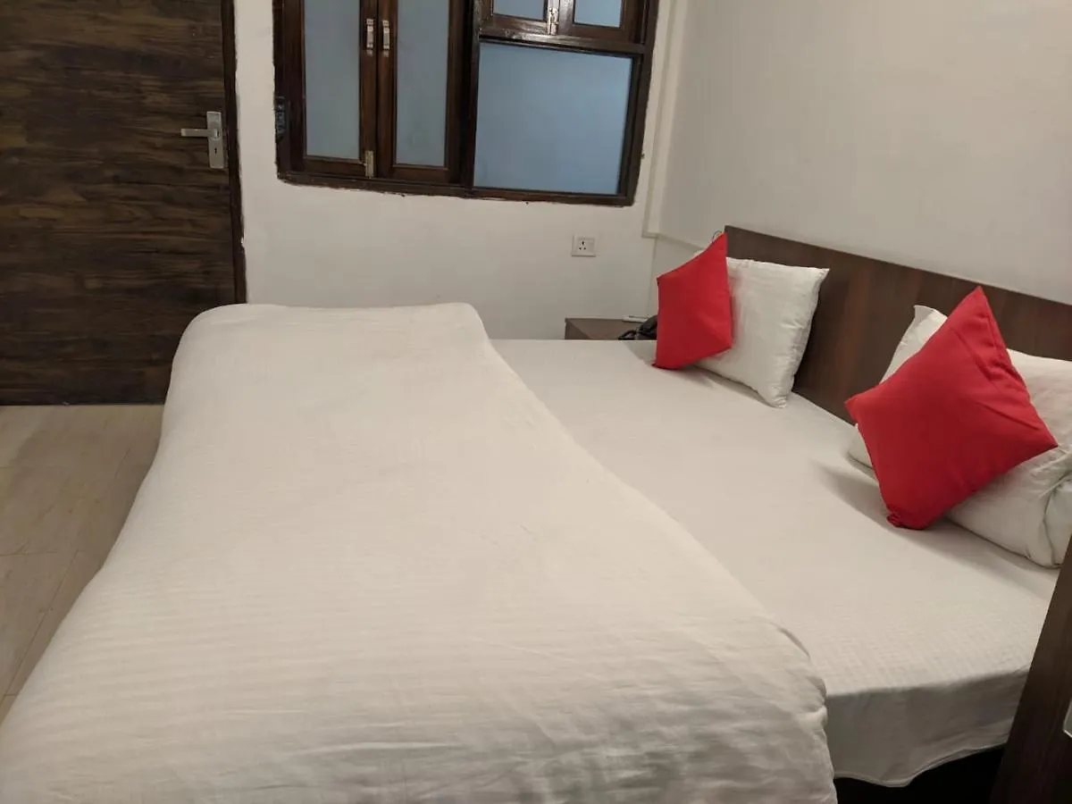 Adb Rooms Hotel Toravio Delhi